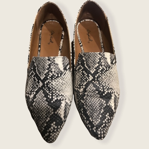 Qupid• Snake Print Pointed Toe Flat• EUC! - Picture 4 of 10